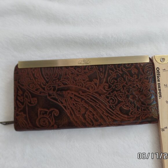 Patricia Nash Wallet Credit Card Holder Tooled Leather 3 side Zip Very Nice - Picture 2 of 10